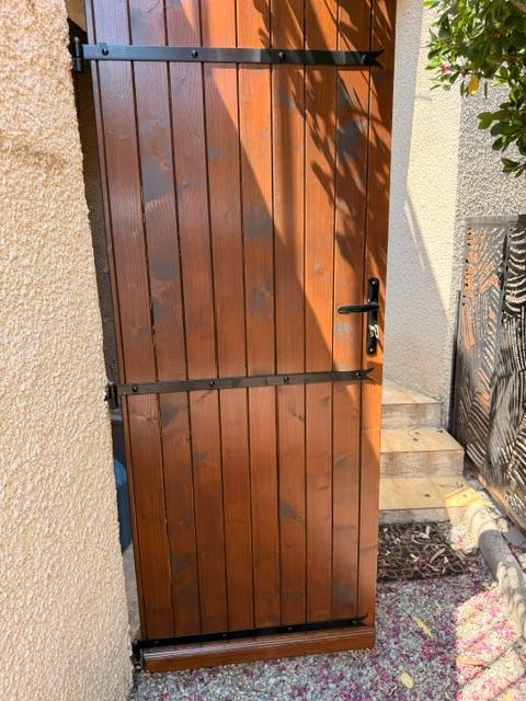 Volet en bois sur mesure à Porticcio