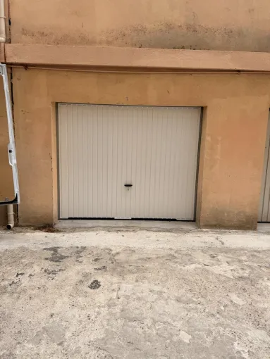 Portes de garage à Ajaccio : remplacement et modèles variés, Ajaccio, Point Multi Services Ajaccio
