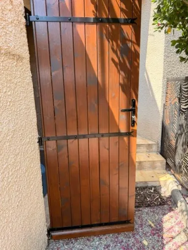 Pose d'une porte volet sur mesure à Ajaccio , Ajaccio, Point Multi Services Ajaccio