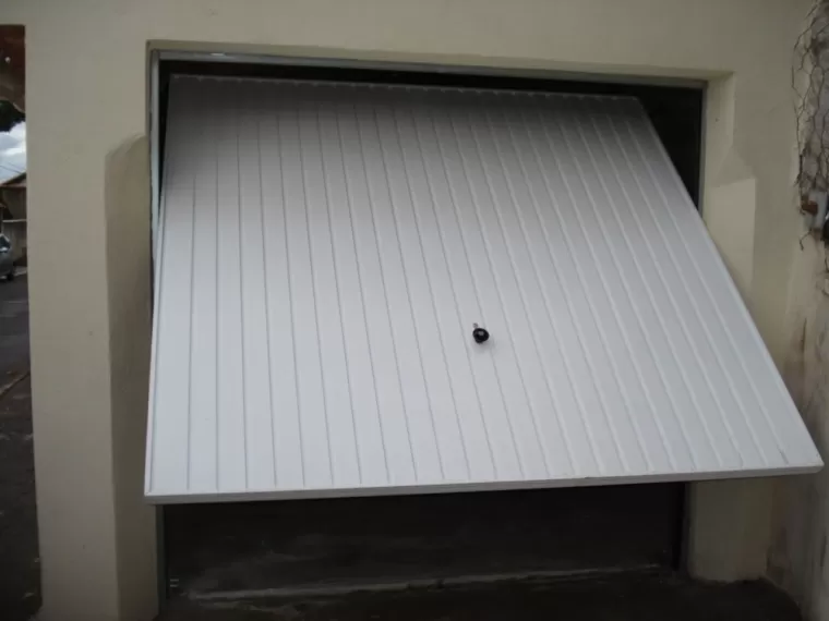 Dépannage de la serrure d'une porte de garage