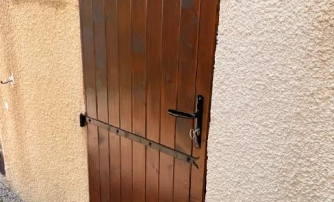 Pose d'une porte volet sur mesure à Ajaccio , Ajaccio, Point Multi Services Ajaccio